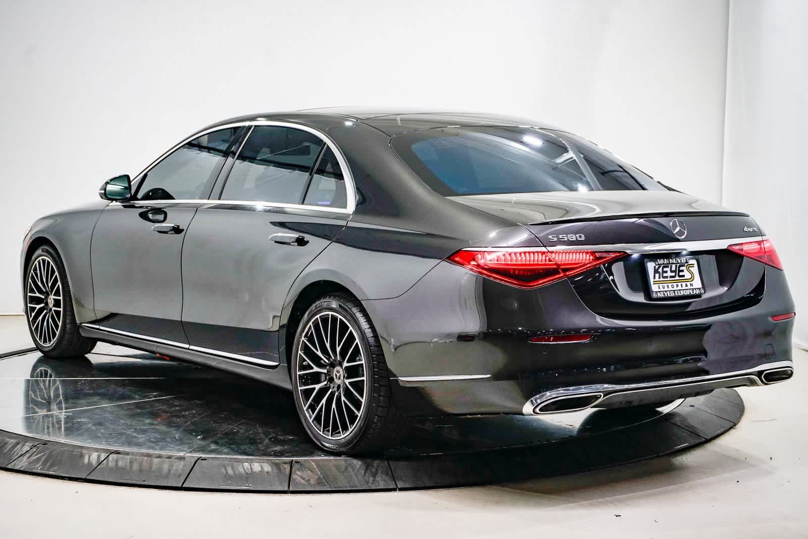 Thumbnail: 2021 Mercedes-Benz S-Class - 2