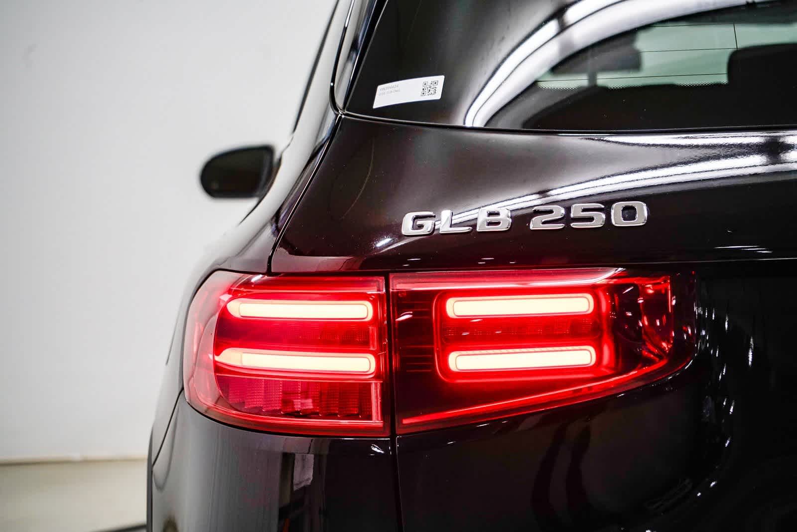 Thumbnail: 2025 Mercedes-Benz GLB - 9