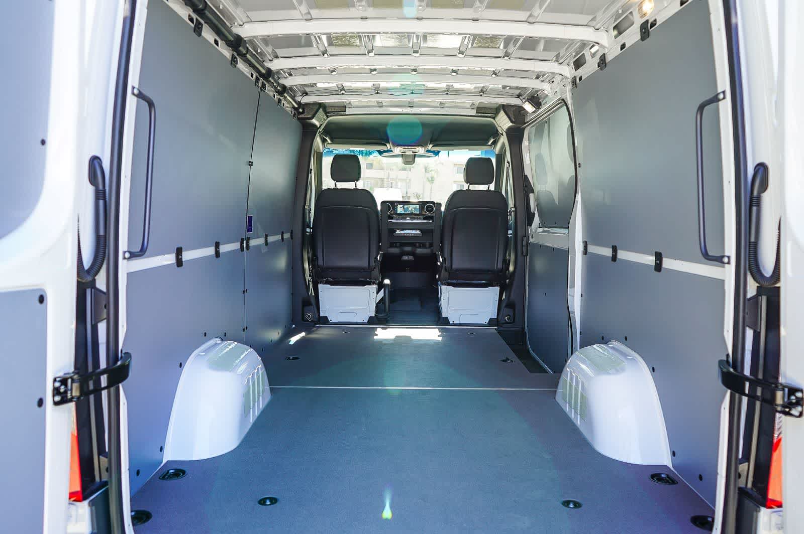 Thumbnail: 2026 Mercedes-Benz Sprinter - 18