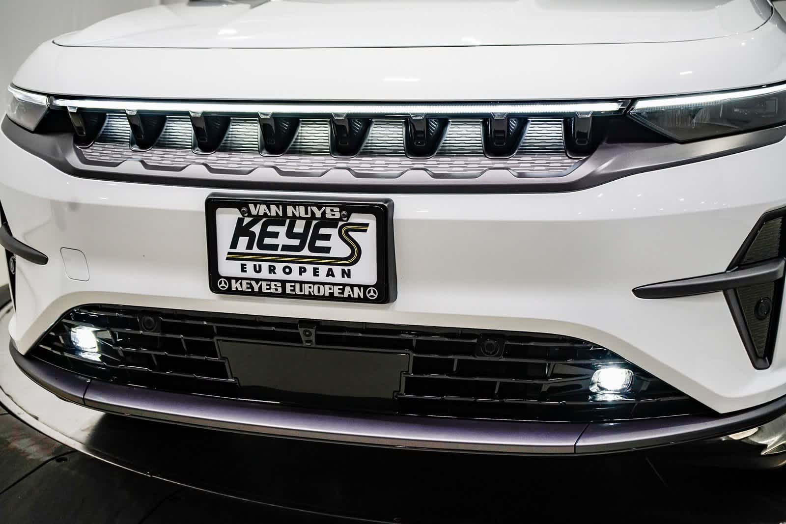 Thumbnail: 2025 Jeep Wagoneer S - 9