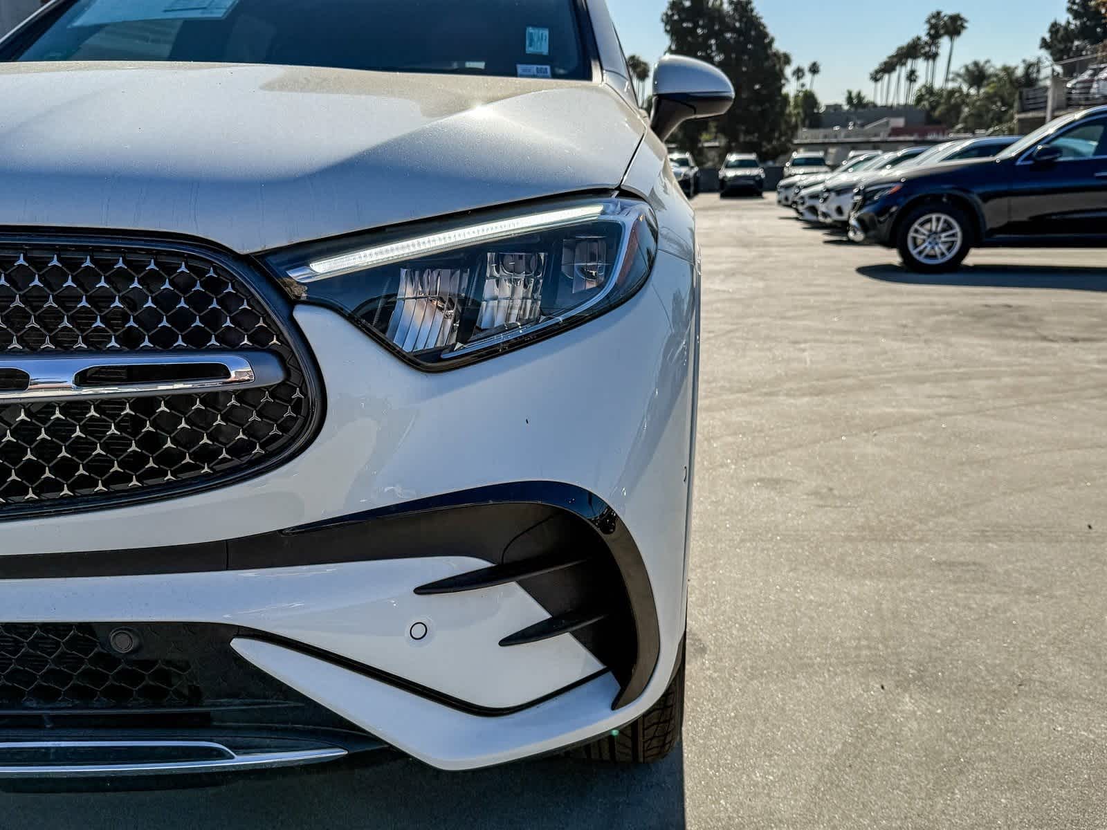 Thumbnail: 2025 Mercedes-Benz GLC - 10
