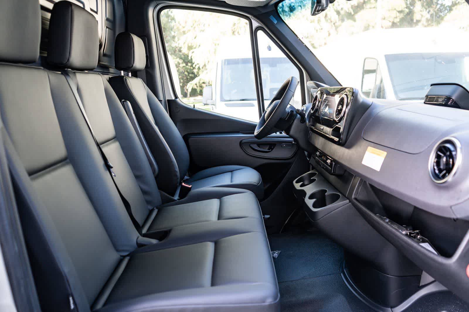 Thumbnail: 2026 Mercedes-Benz Sprinter - 15