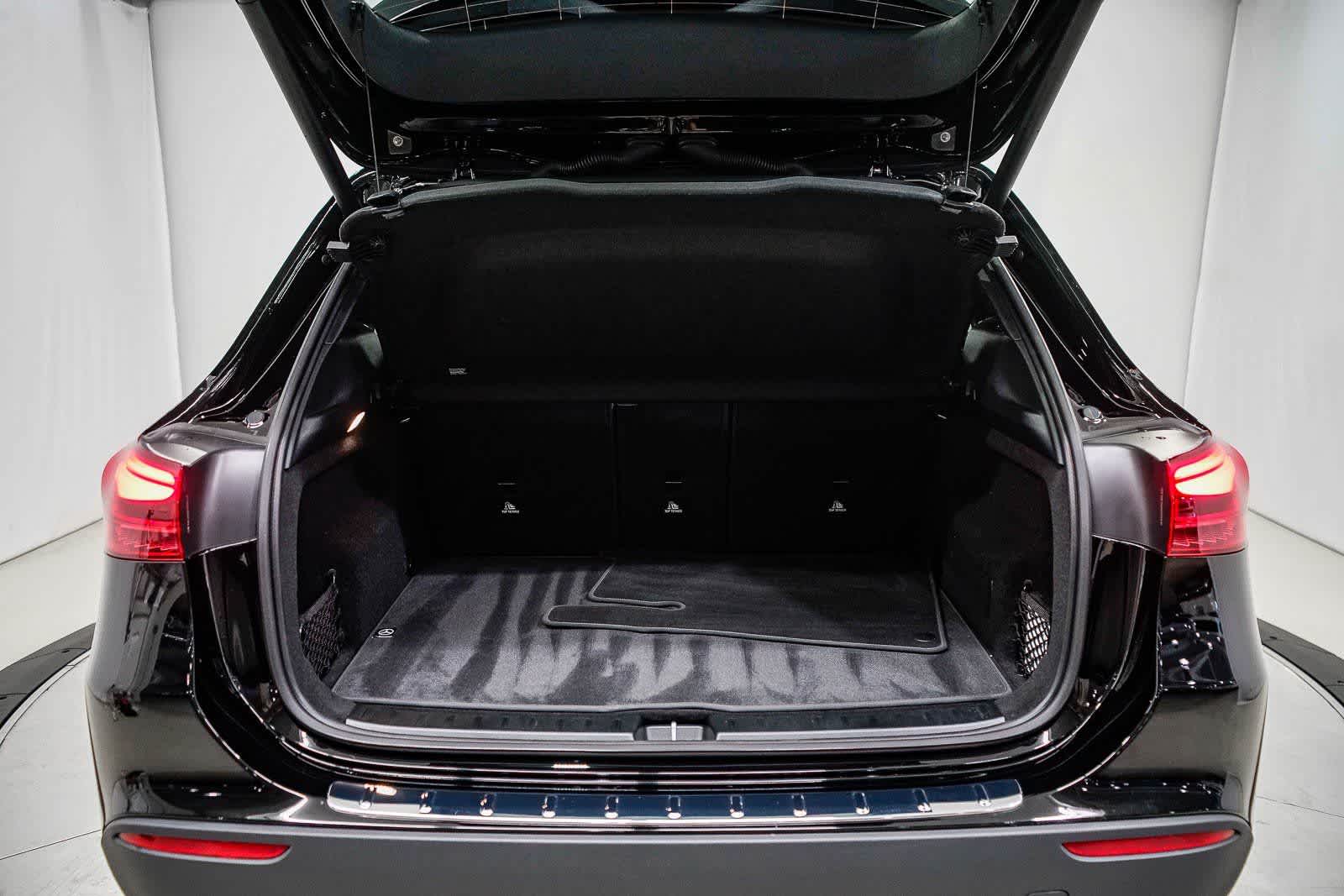 Thumbnail: 2026 Mercedes-Benz GLA - 26