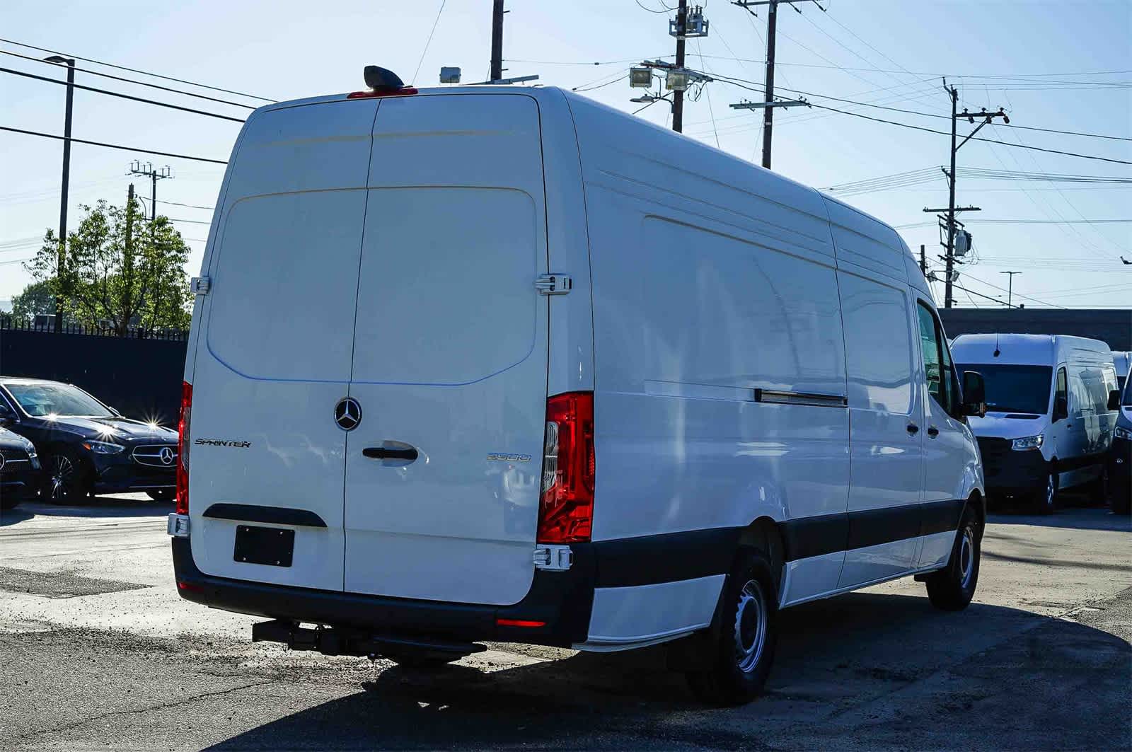 Thumbnail: 2026 Mercedes-Benz Sprinter - 4