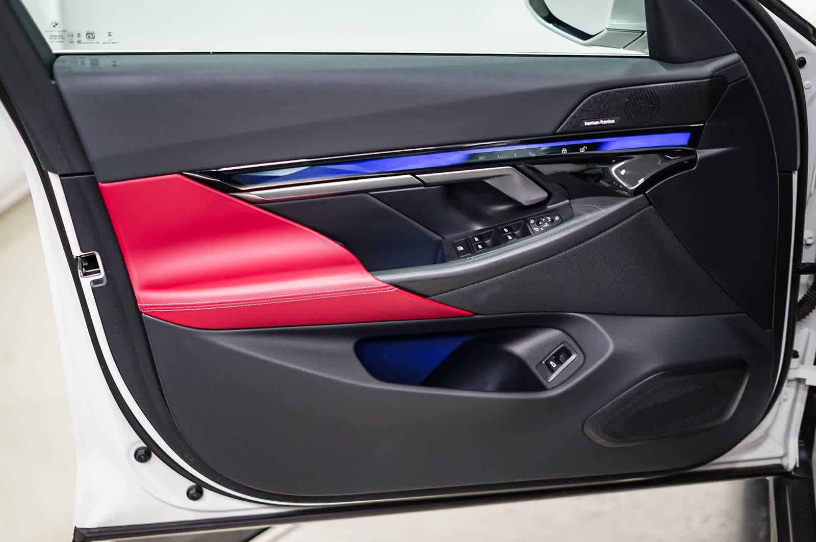 Thumbnail: 2025 BMW i5 - 21