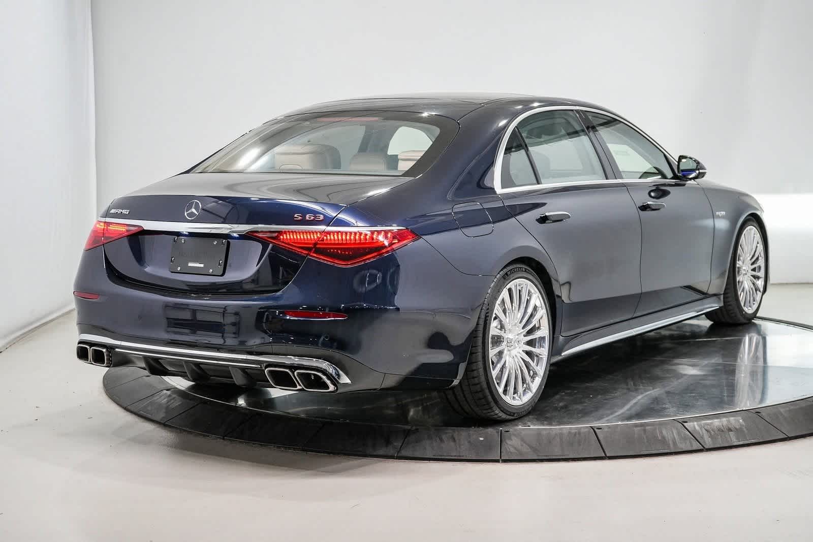 Thumbnail: 2025 Mercedes-Benz S-Class - 4