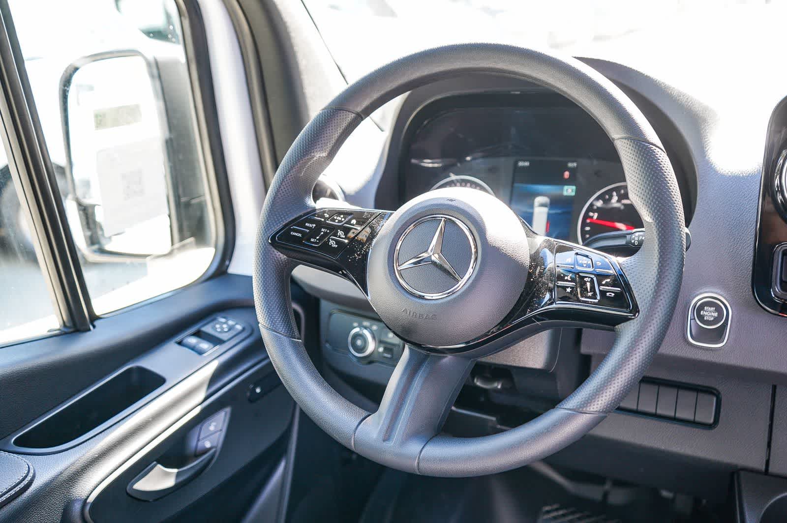 Thumbnail: 2026 Mercedes-Benz Sprinter - 15