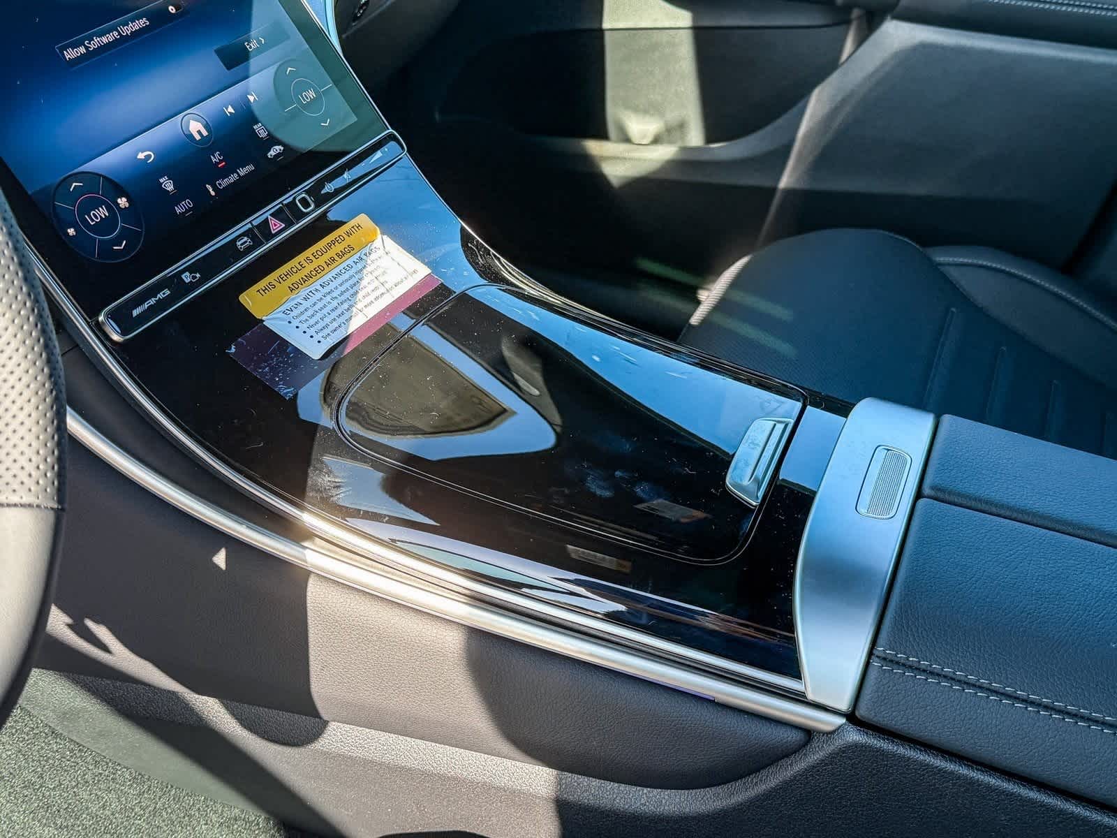 Thumbnail: 2025 Mercedes-Benz GLC - 21