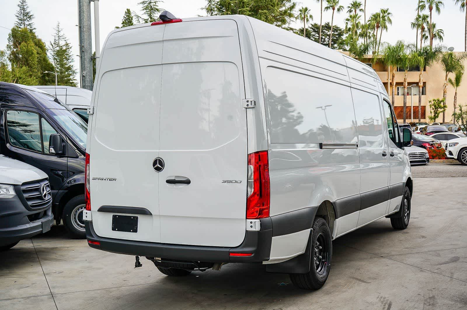 Thumbnail: 2026 Mercedes-Benz Sprinter - 4