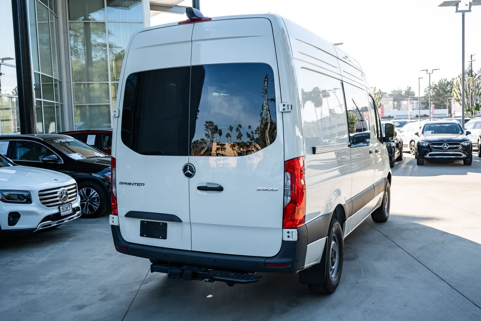 Thumbnail: 2026 Mercedes-Benz Sprinter - 4