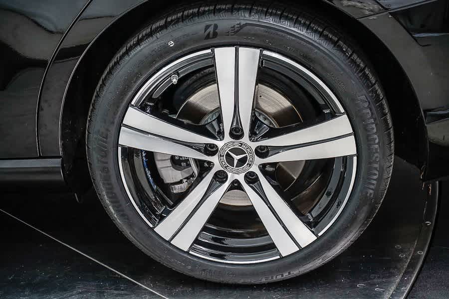 Thumbnail: 2025 Mercedes-Benz C-Class - 10