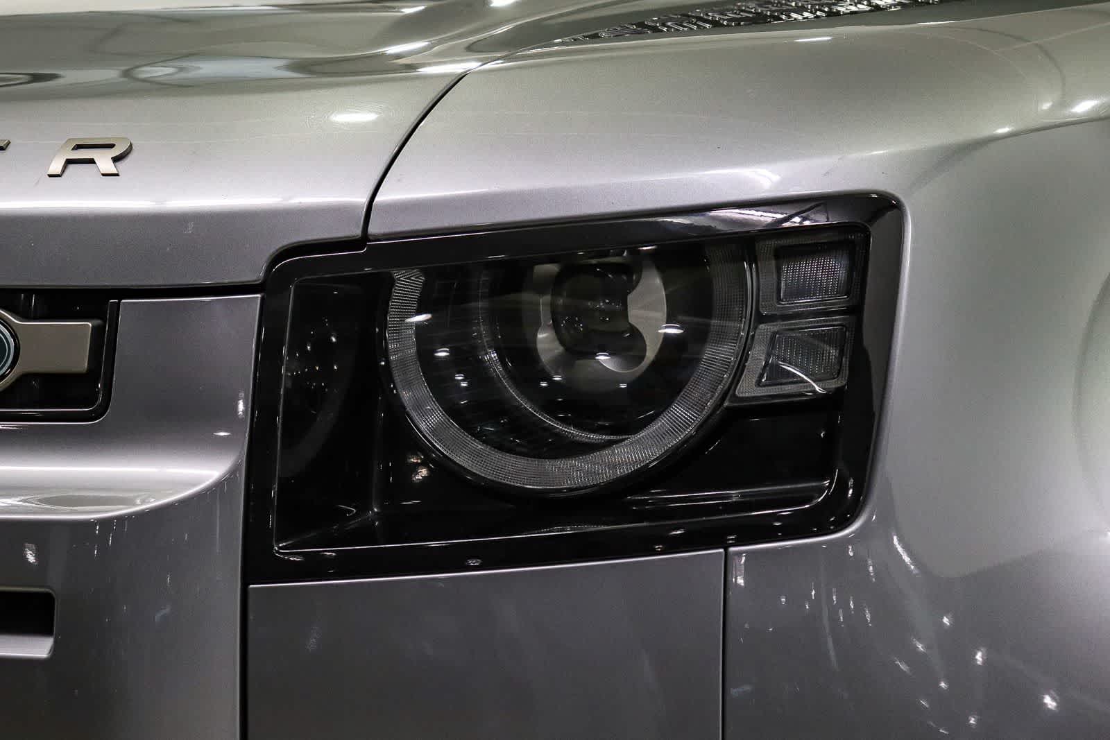 Thumbnail: 2021 Land Rover Defender - 6