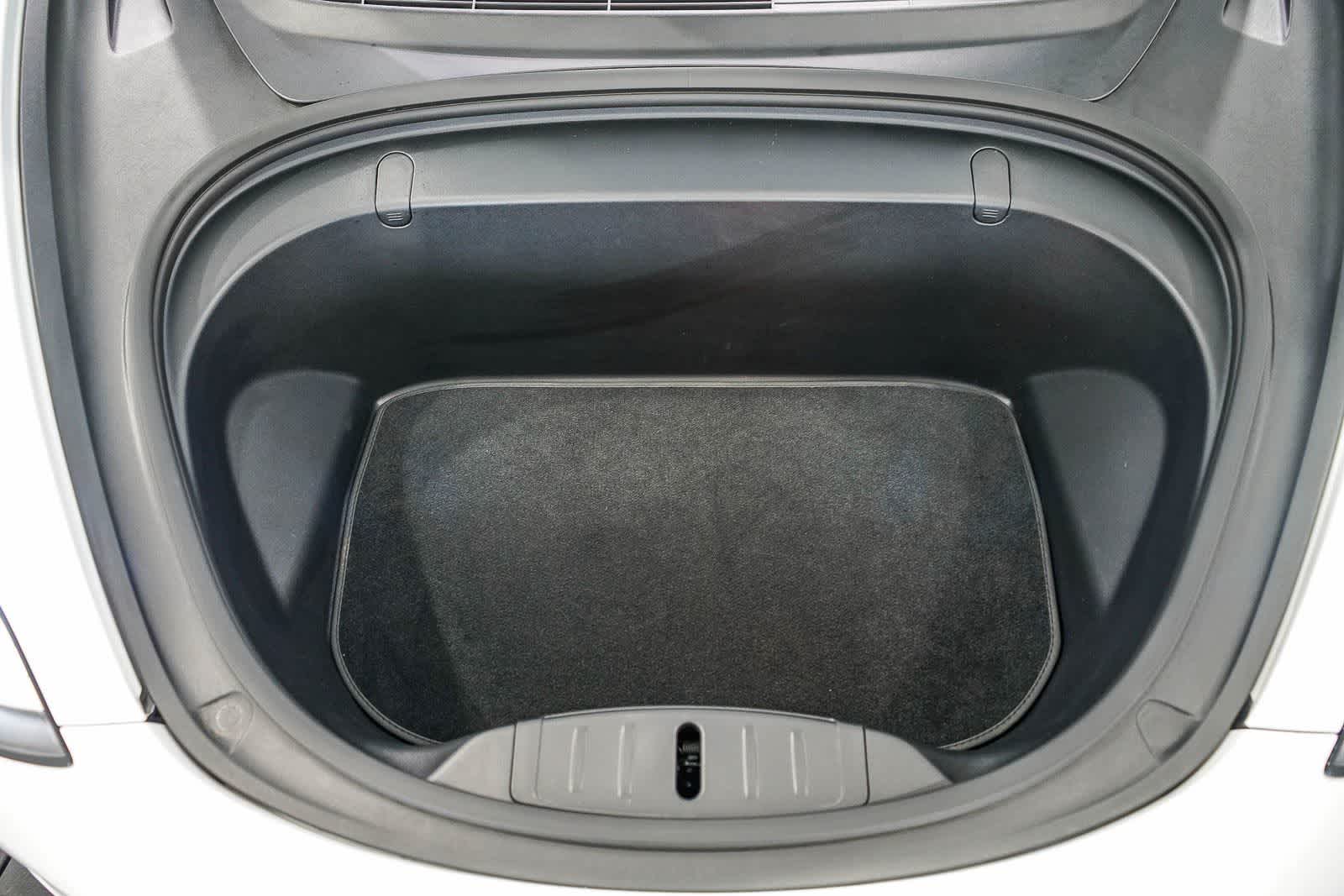 Thumbnail: 2018 Tesla Model 3 - 27