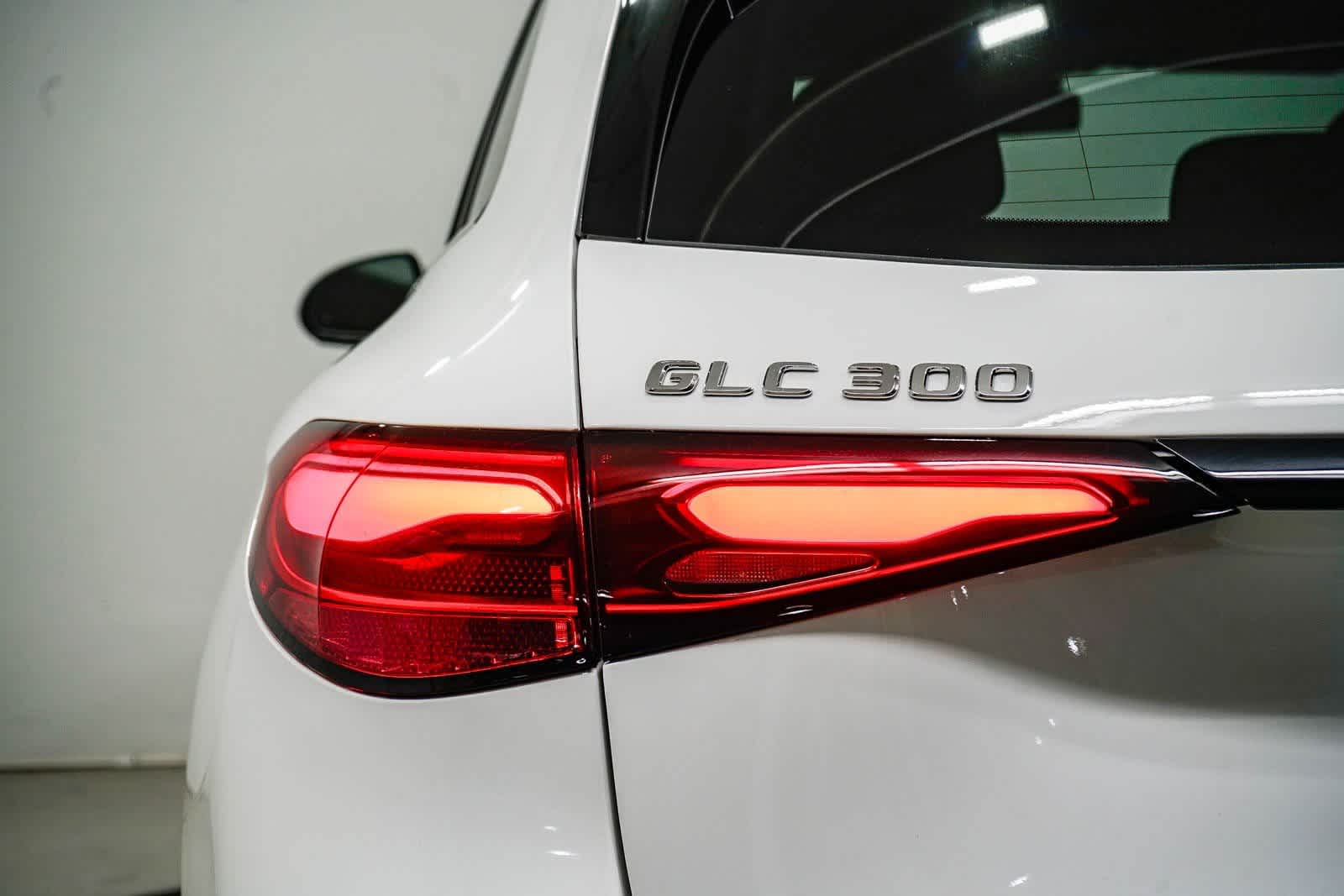 Thumbnail: 2025 Mercedes-Benz GLC - 9