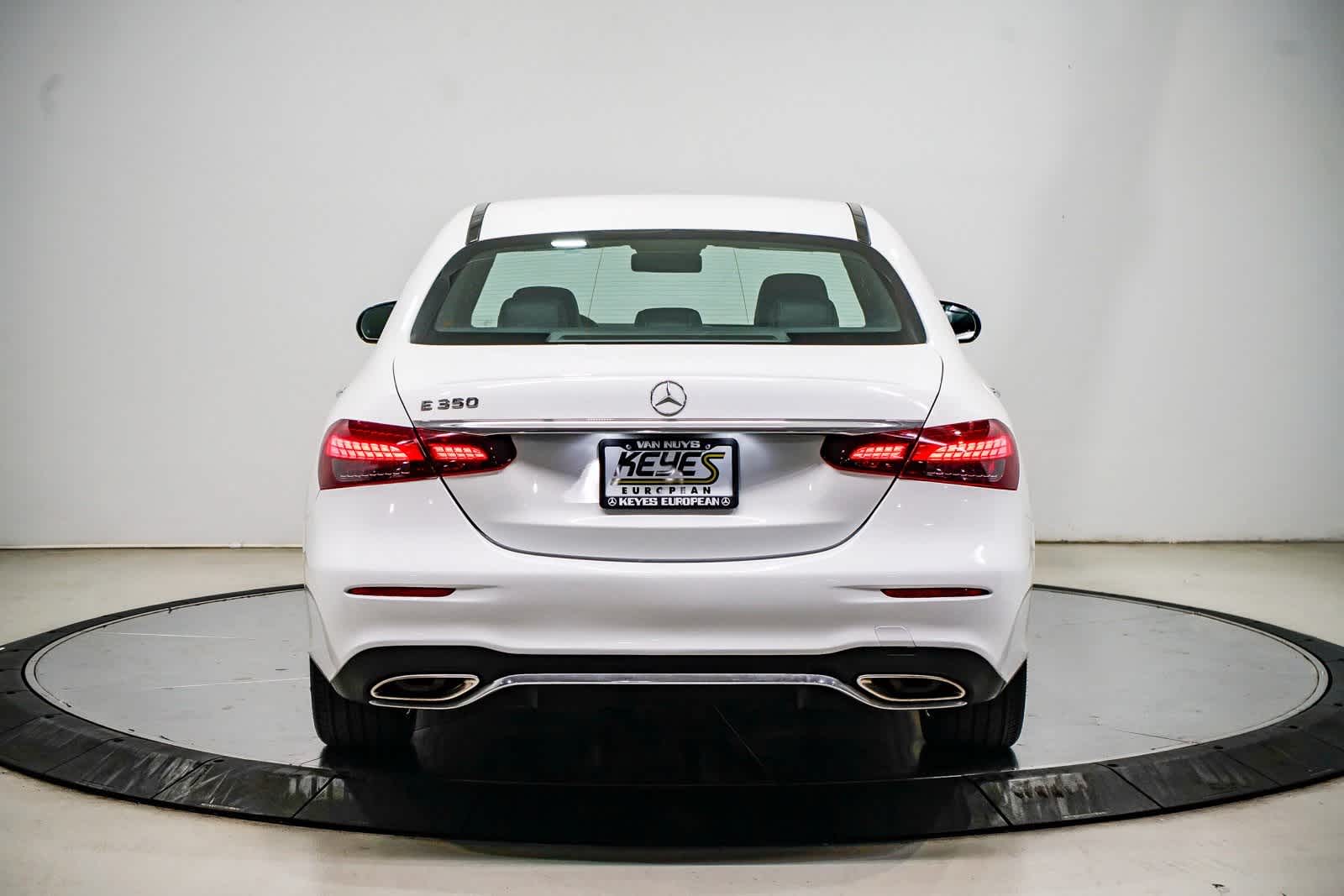 Thumbnail: 2022 Mercedes-Benz E-Class - 3