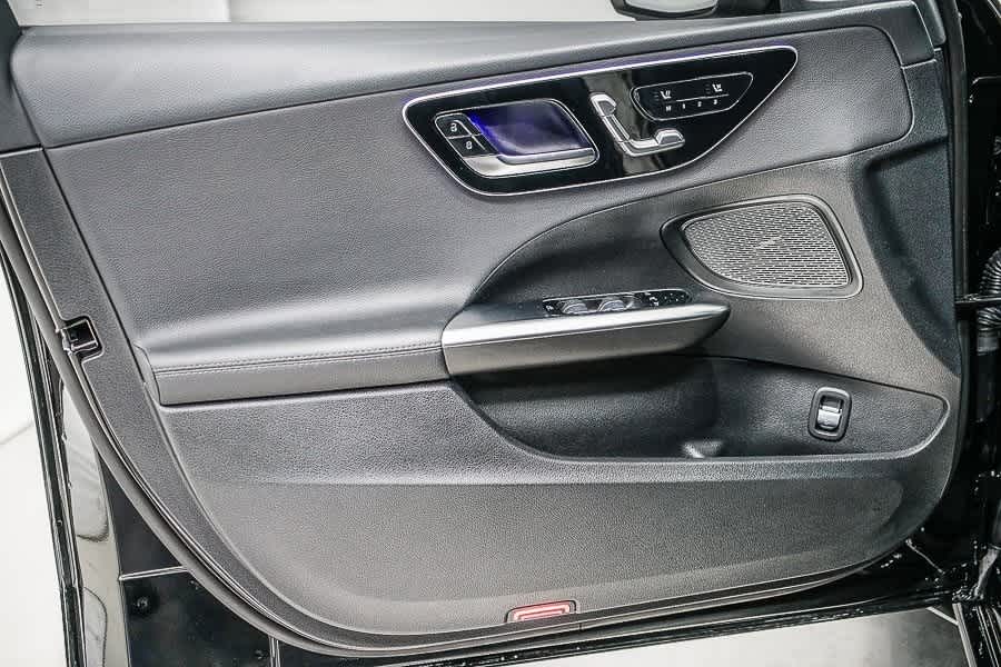 Thumbnail: 2025 Mercedes-Benz C-Class - 19