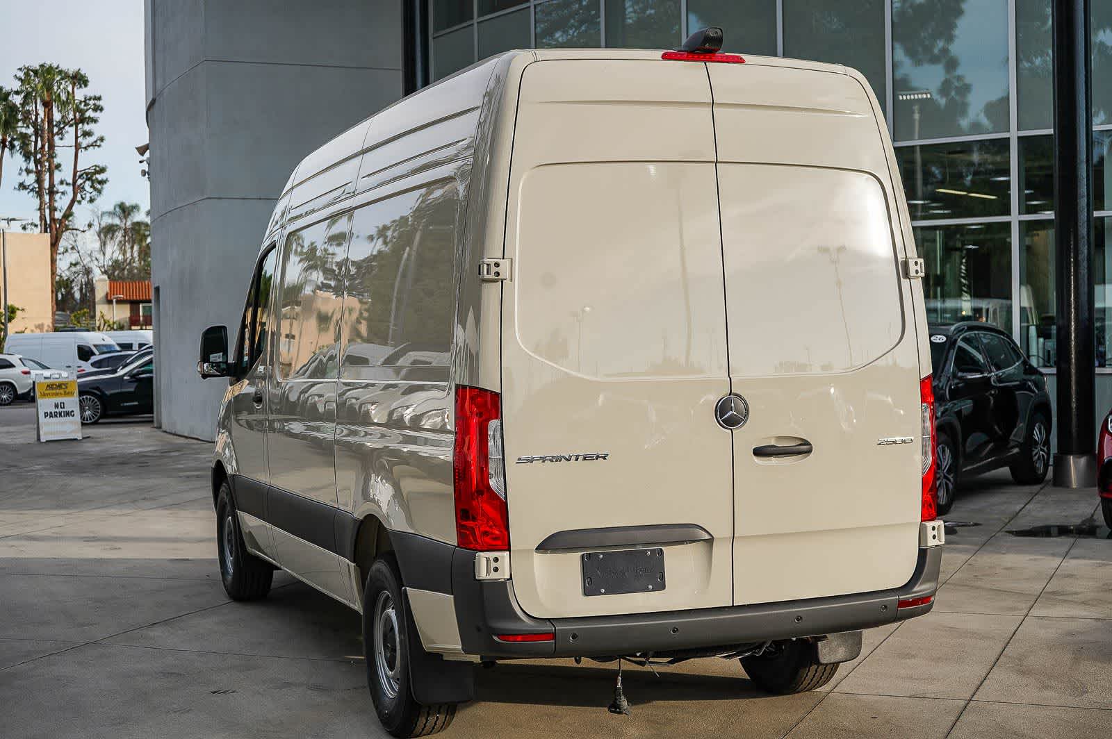 Thumbnail: 2026 Mercedes-Benz Sprinter - 6