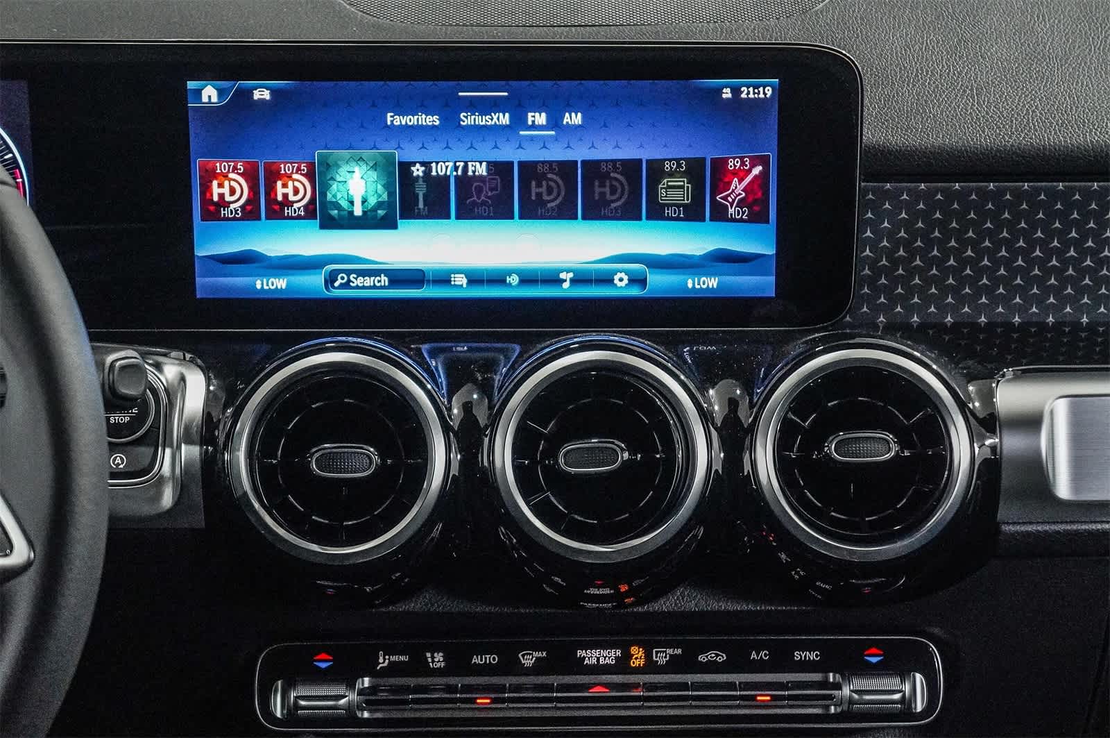 Thumbnail: 2025 Mercedes-Benz GLB - 15