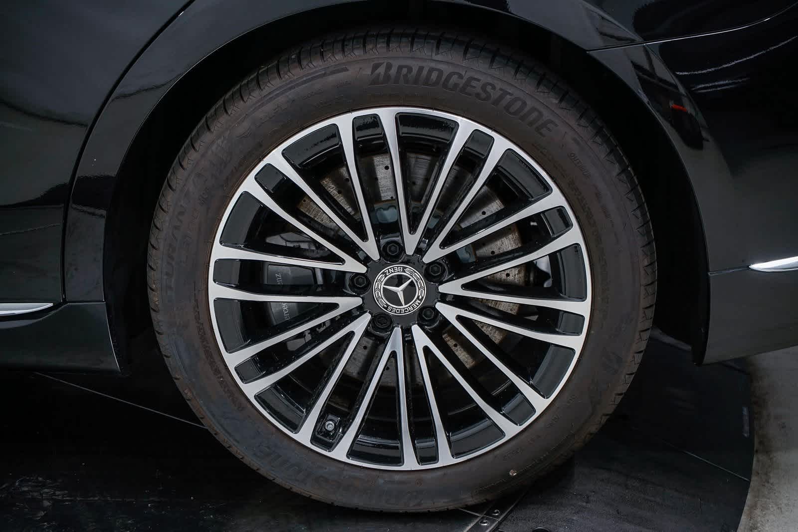 Thumbnail: 2024 Mercedes-Benz S-Class - 10