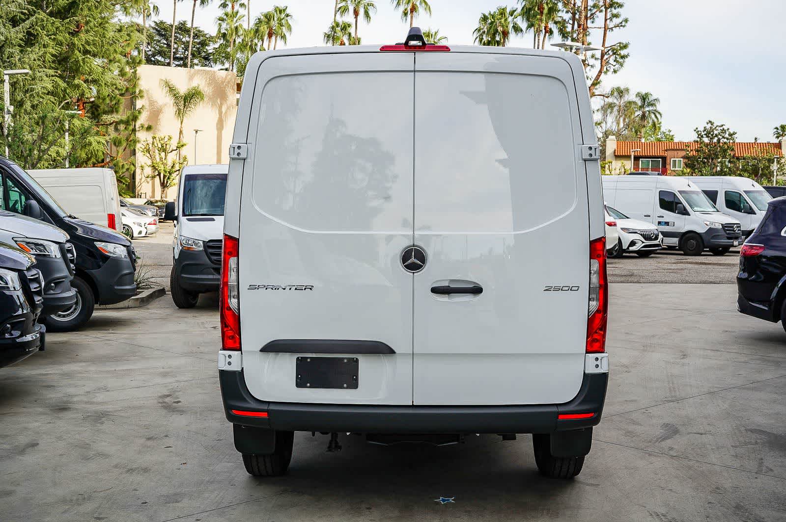 Thumbnail: 2026 Mercedes-Benz Sprinter - 5