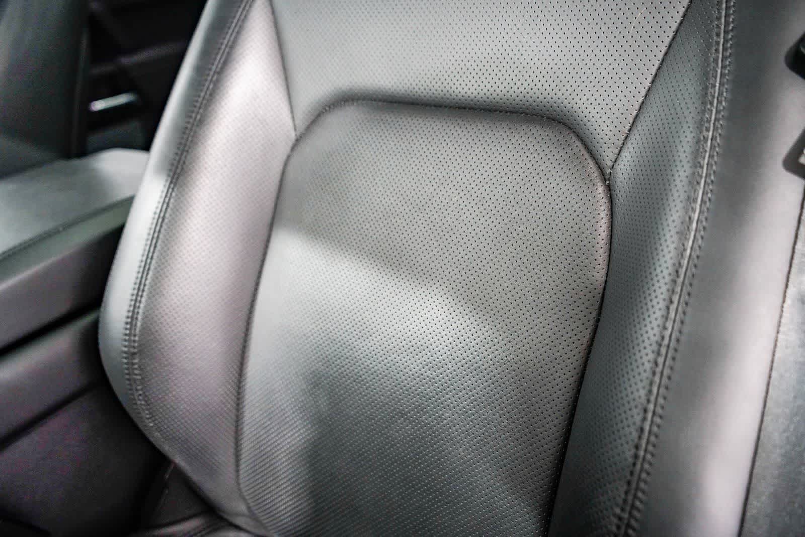 Thumbnail: 2023 Land Rover Defender - 27