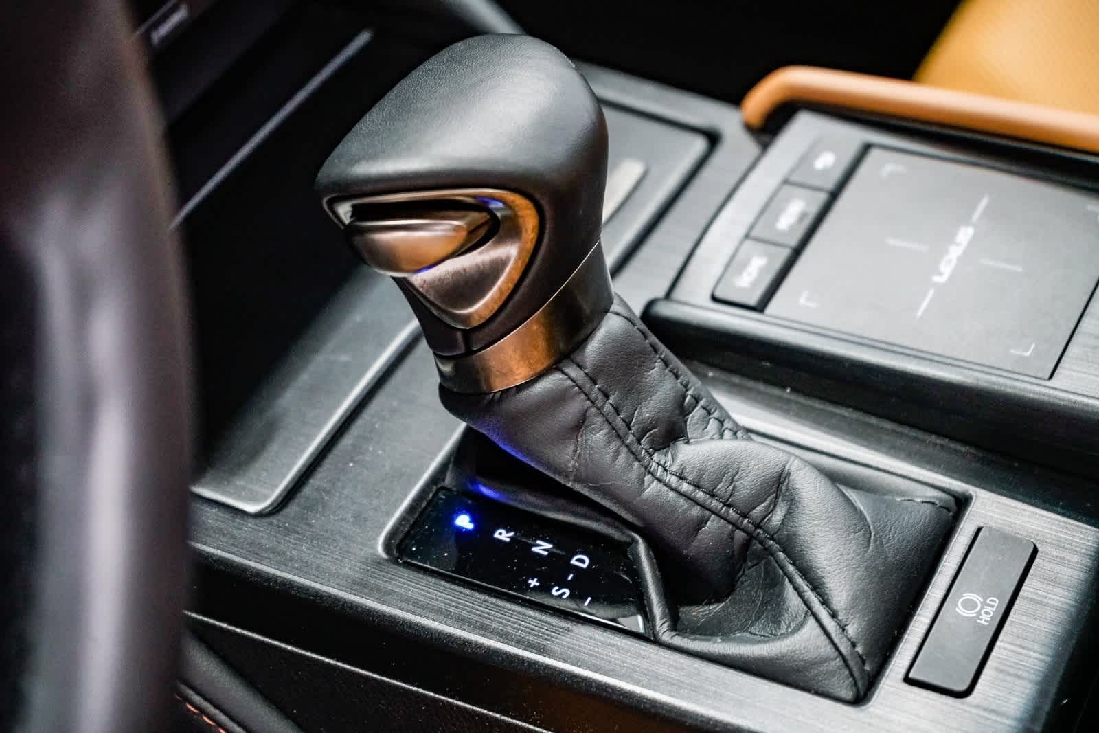 Thumbnail: 2022 Lexus ES - 21