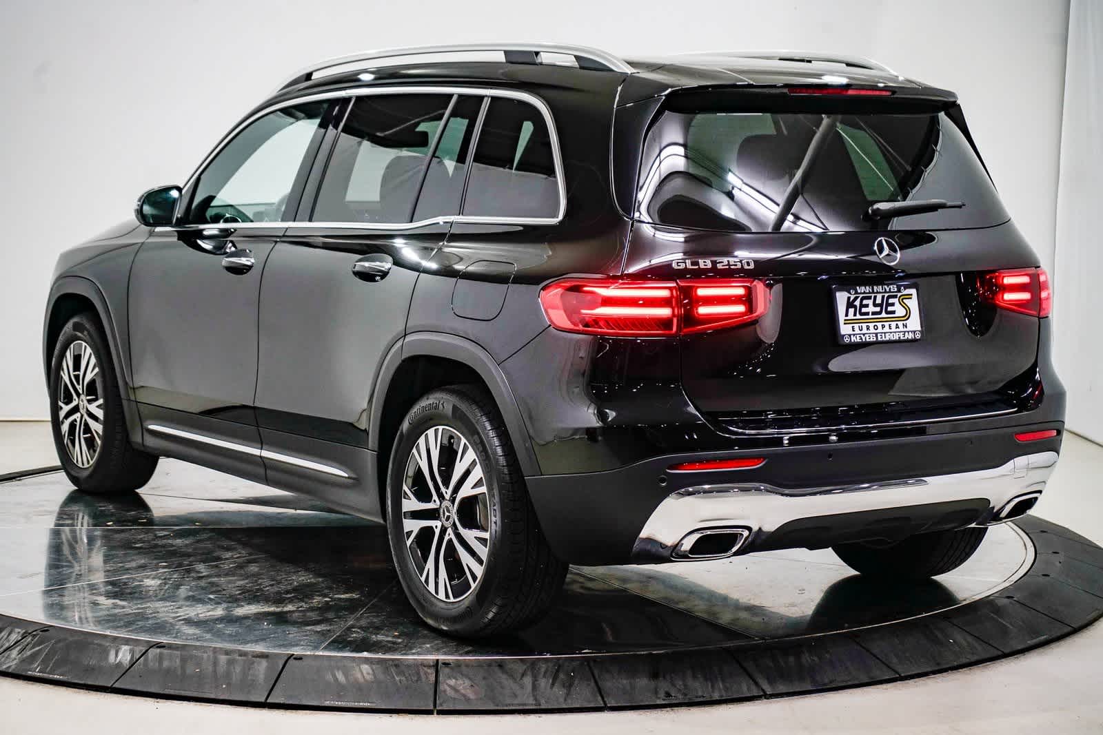 Thumbnail: 2025 Mercedes-Benz GLB - 2