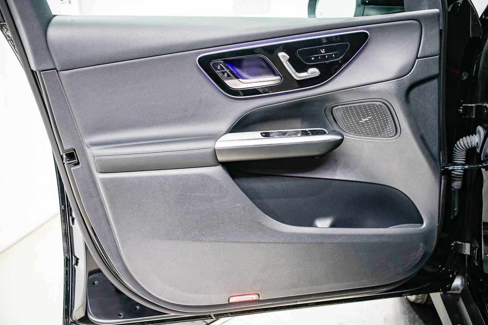 Thumbnail: 2025 Mercedes-Benz GLC - 18