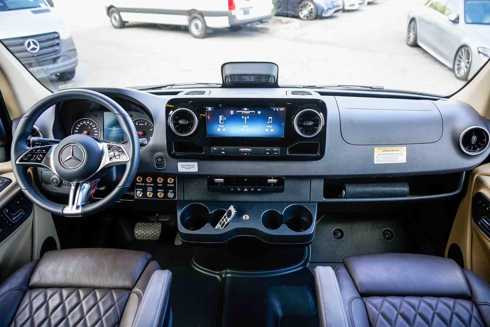 Thumbnail: 2025 Mercedes-Benz Sprinter - 12