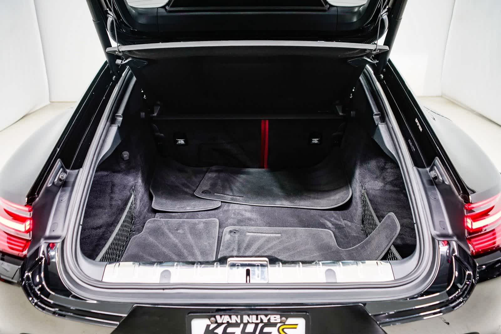 Thumbnail: 2018 Porsche Panamera - 29