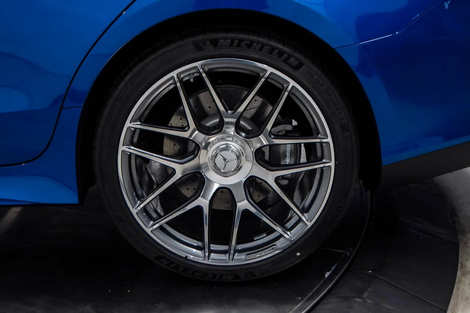 Thumbnail: 2024 Mercedes-Benz AMG GT - 10