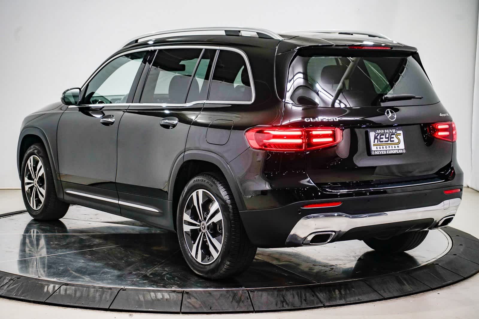 Thumbnail: 2025 Mercedes-Benz GLB - 2