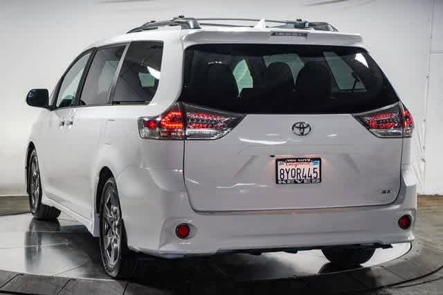 Used 2018 Toyota Sienna SE with VIN 5TDXZ3DC7JS947870 for sale in Van Nuys, CA