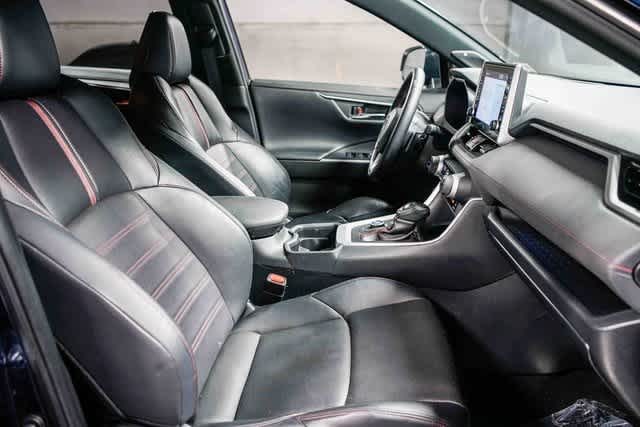 Thumbnail: 2021 Toyota RAV4 - 17