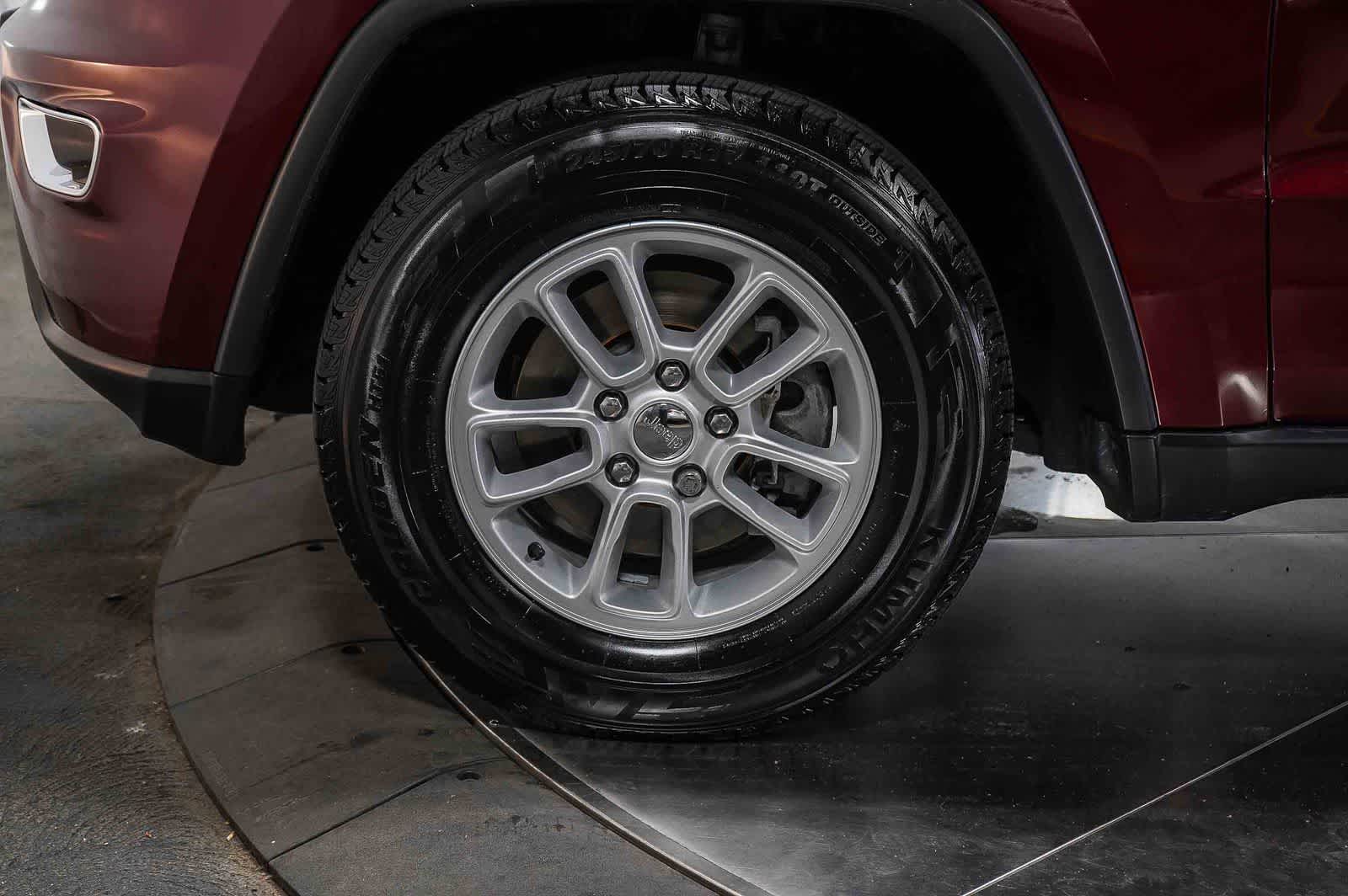 Thumbnail: 2018 Jeep Grand Cherokee - 9