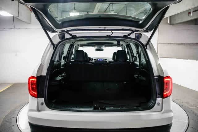 Thumbnail: 2017 Honda Pilot - 28