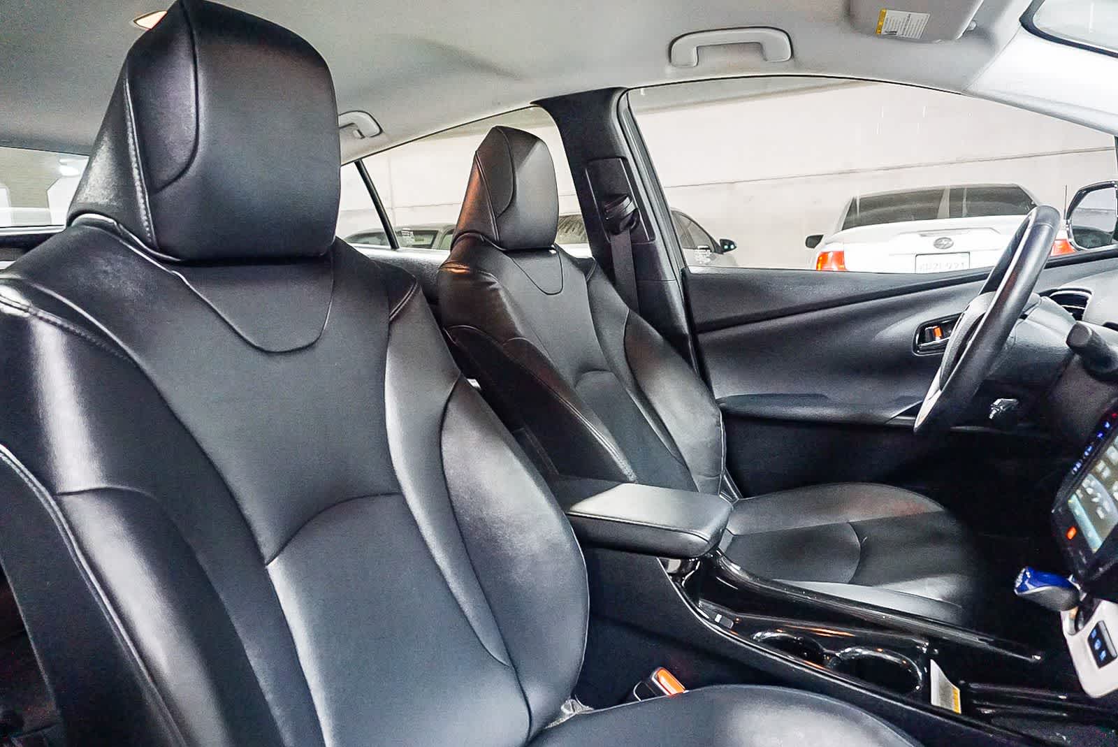 Thumbnail: 2019 Toyota Prius Prime - 17