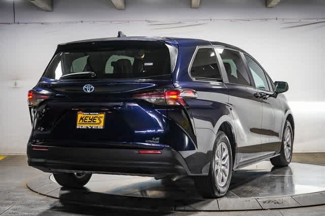 2024 Toyota Sienna LE 5