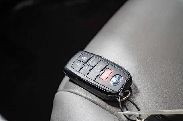 Thumbnail: 2021 Toyota Sienna - 31