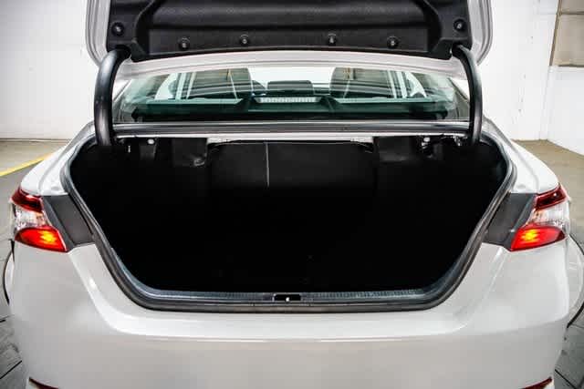 2022 Toyota Camry SE 26