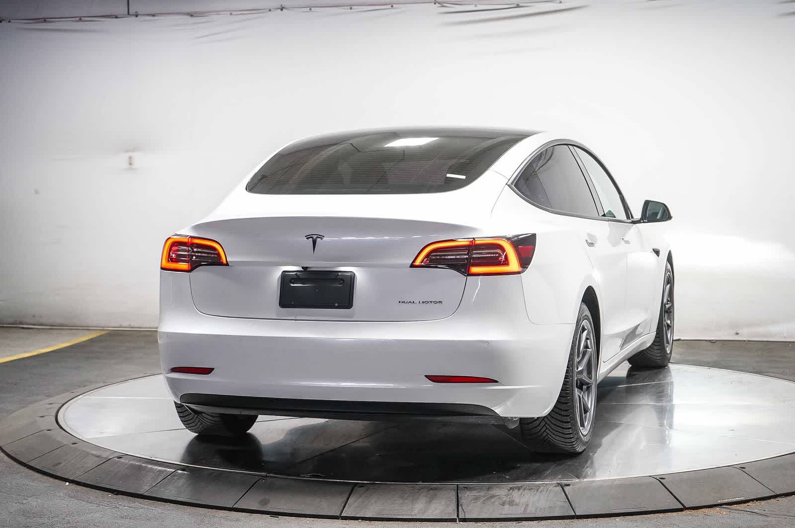 Thumbnail: 2021 Tesla Model 3 - 6