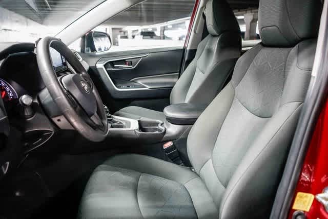 Thumbnail: 2021 Toyota RAV4 - 16