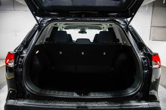 Thumbnail: 2022 Toyota Corolla Cross - 26