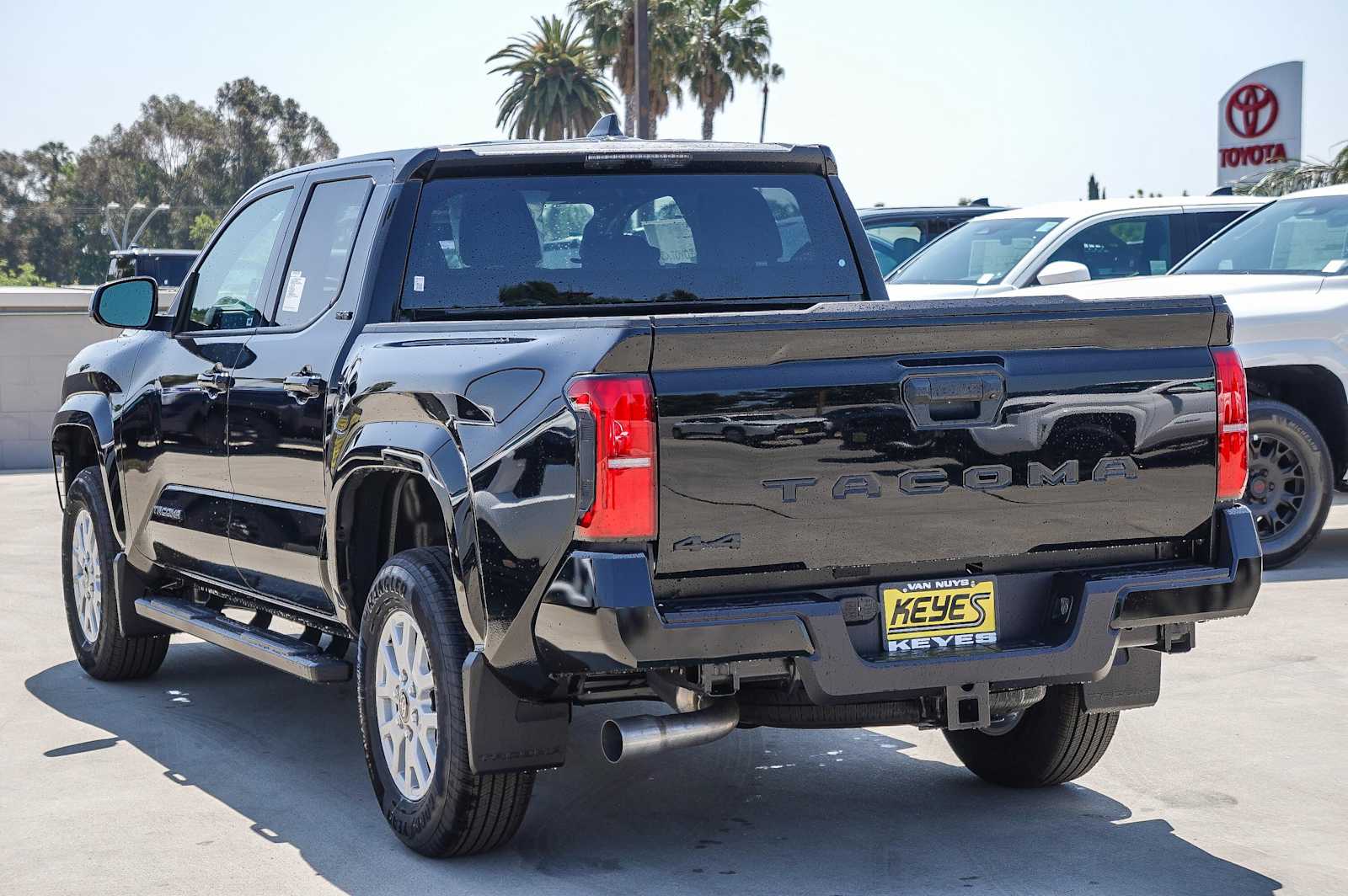 2025 Toyota Tacoma SR5 6