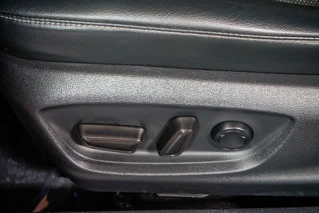 Thumbnail: 2019 Toyota Camry - 20