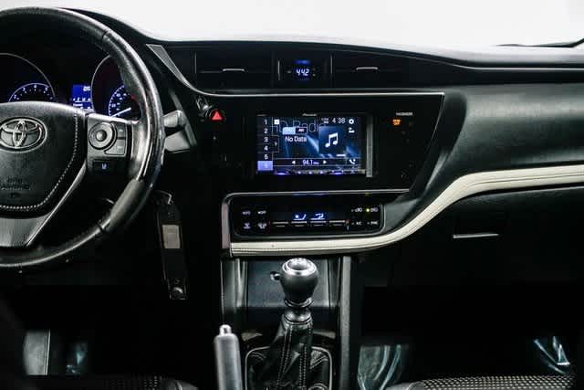 Thumbnail: 2017 Toyota Corolla iM - 13