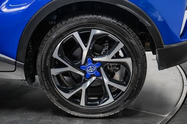 2018 Toyota C-HR XLE 10