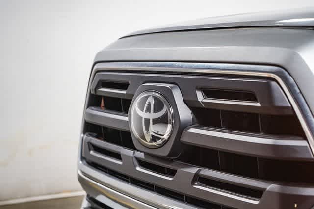 2019 Toyota Tacoma SR5 8