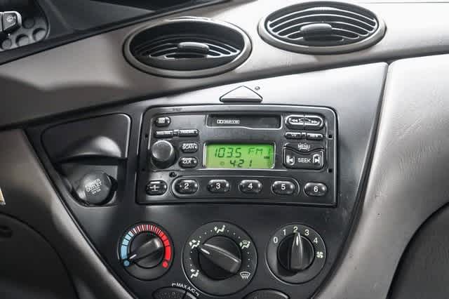 Thumbnail: 2002 Ford Focus - 14