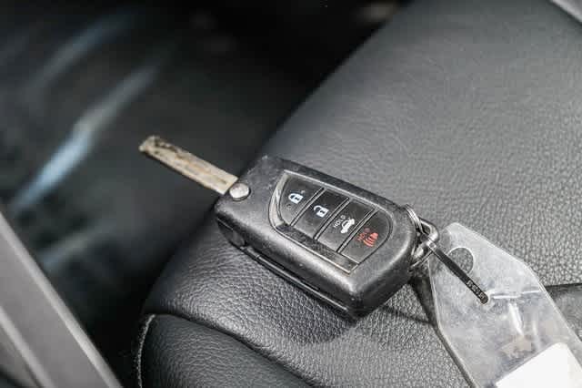 Thumbnail: 2020 Toyota Camry - 29